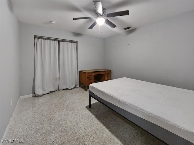 bedroom featuring ceiling fan