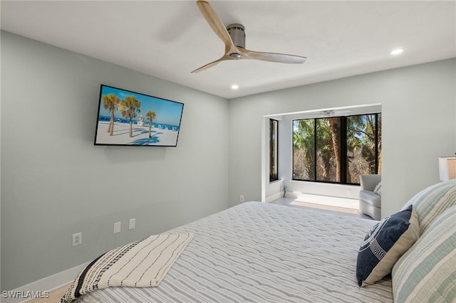 bedroom with ceiling fan