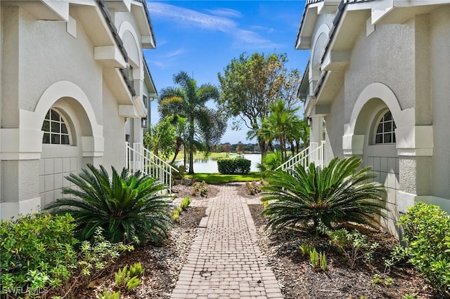 view of yard featuring a water view