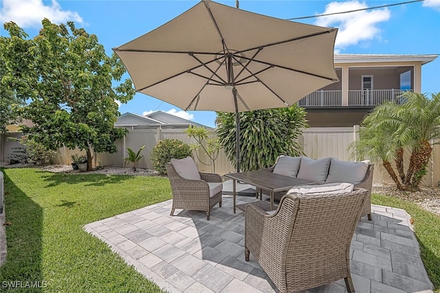 view of patio featuring an outdoor hangout area