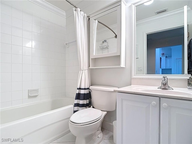 10401 Mcarthur Palm Ln Unit 2525, Fort Myers, FL 33966 - bathroom with toilet, shower / tub combo, crown molding, baseboards, and vanity