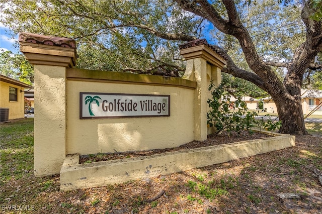 view of community / neighborhood sign