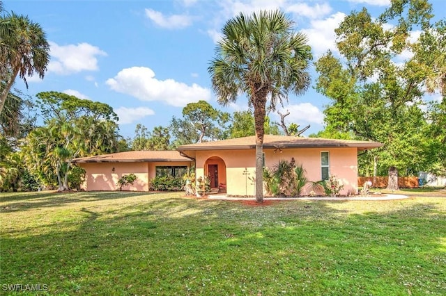 view of front of property with a front yard