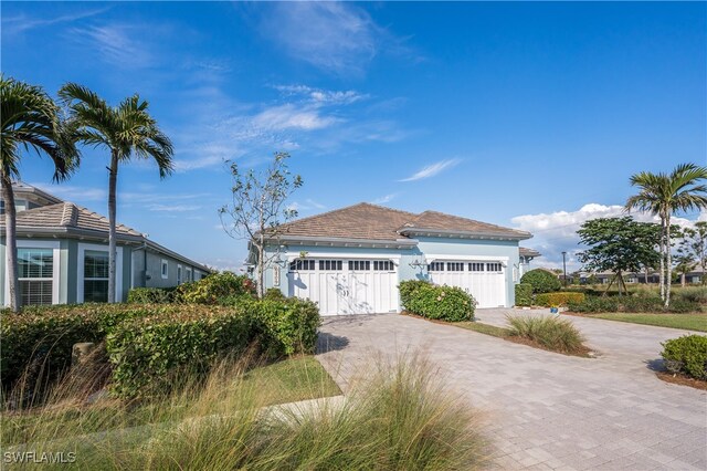 view of front of property featuring a garage