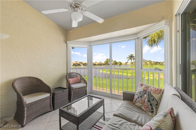 sunroom / solarium with ceiling fan