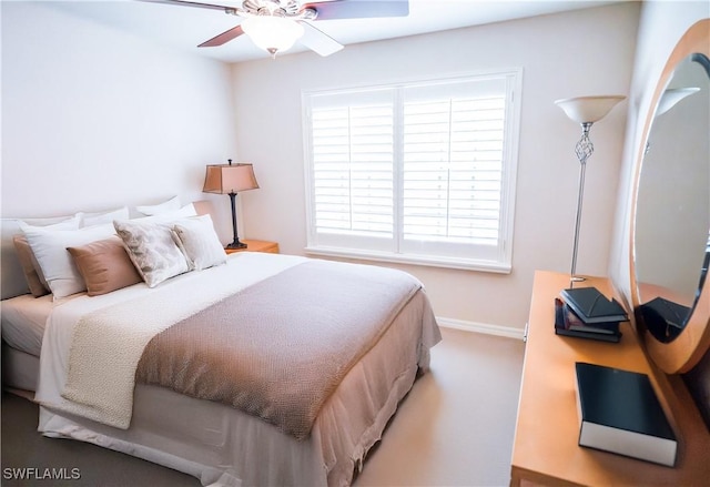 bedroom with ceiling fan