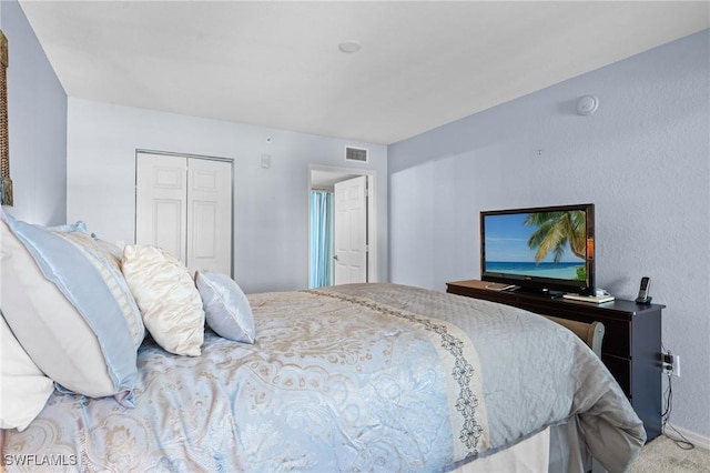 bedroom featuring a closet