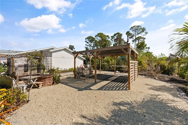 view of yard featuring a patio area