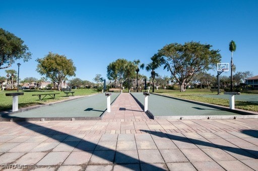 view of home's community featuring a yard