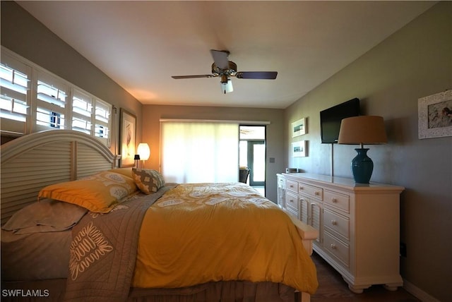 bedroom with a ceiling fan