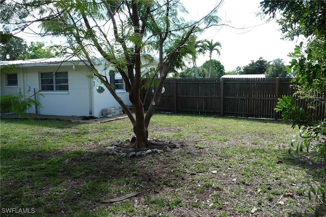 view of yard featuring fence