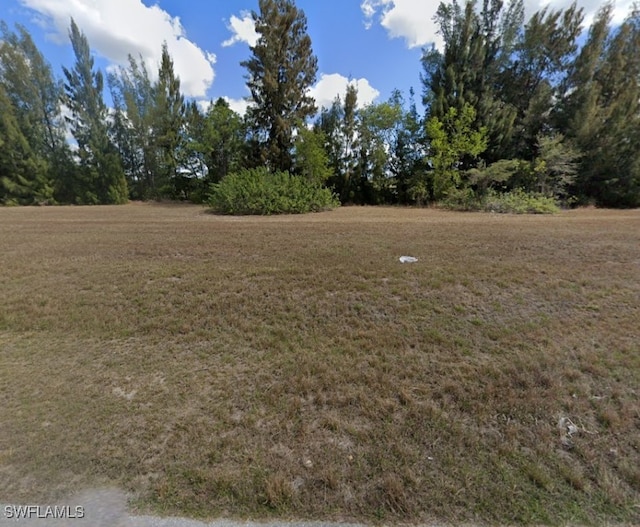 Listing photo 3 for 4145 NE 23rd Ave, Cape Coral FL 33909