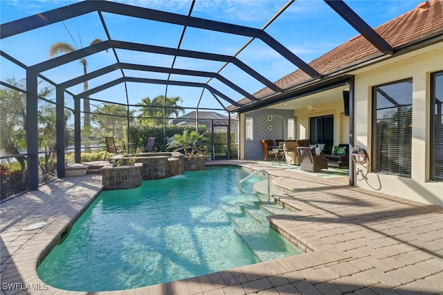 view of pool featuring an in ground hot tub, glass enclosure, a patio area, and ceiling fan