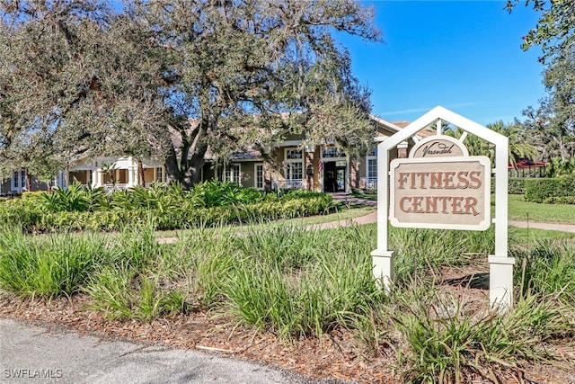 view of community / neighborhood sign