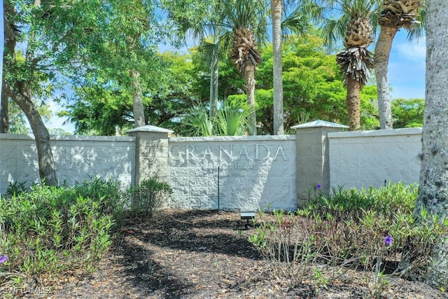 view of community / neighborhood sign