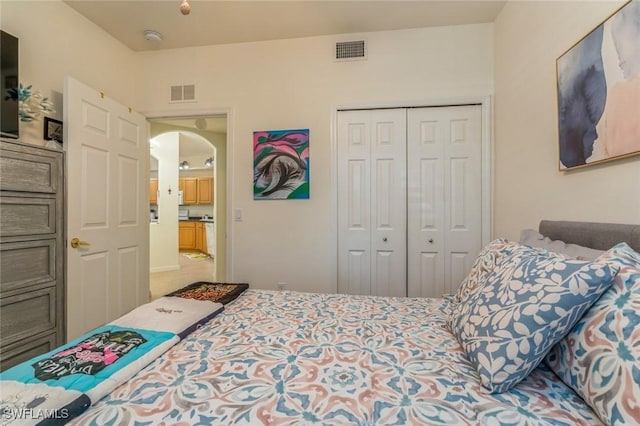 bedroom featuring a closet