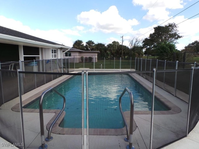 view of swimming pool