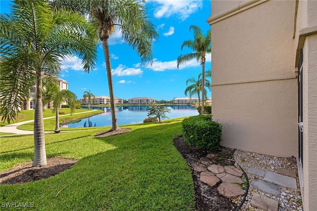 view of yard featuring a water view