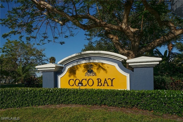 view of community / neighborhood sign