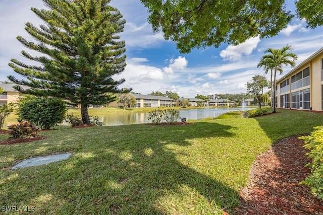 view of yard featuring a water view