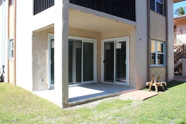 16881 Davis Rd Unit 712, Fort Myers, FL 33908 - exterior space with a yard and a patio area