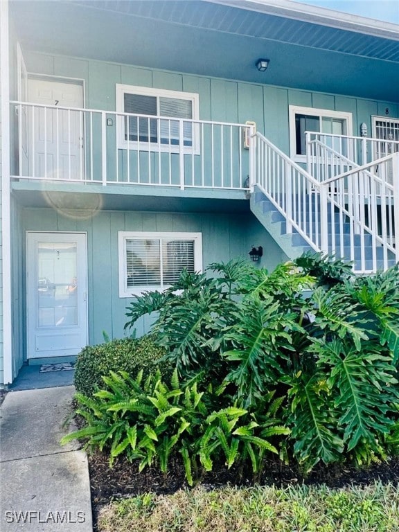 property entrance with a balcony