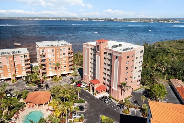 bird's eye view with a water view