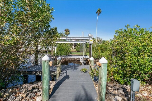 dock area featuring boat lift