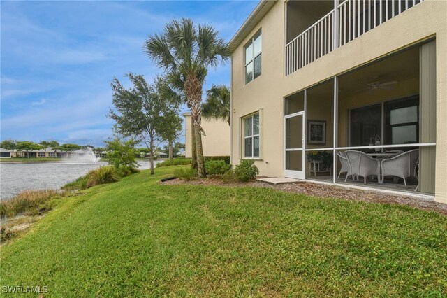 view of yard featuring a water view