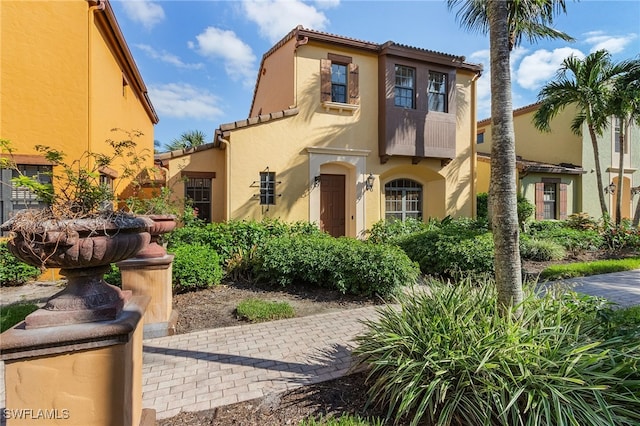 view of mediterranean / spanish-style house