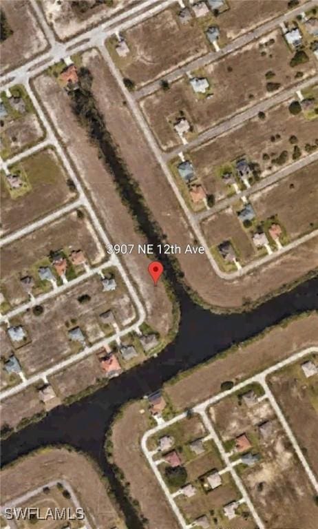 Listing photo 2 for 3907 NE 12th Ave, Cape Coral FL 33909