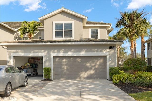 view of front facade featuring a garage