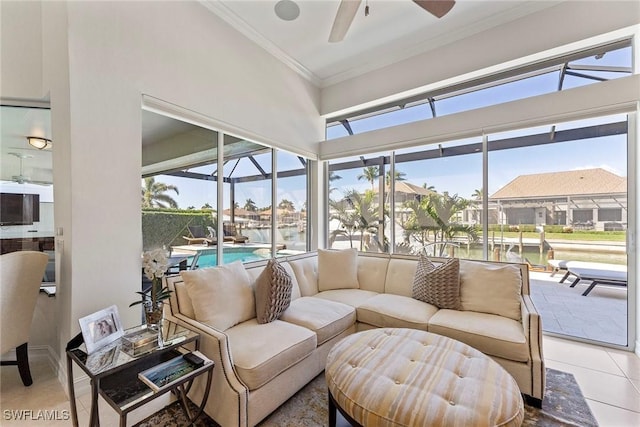 sunroom with ceiling fan