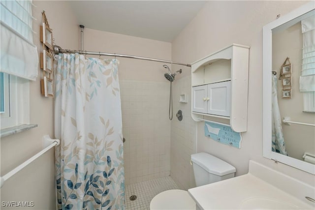 4001 E Sunflower Cir, Labelle, FL 33935 - full bathroom featuring toilet, vanity, and a tile shower