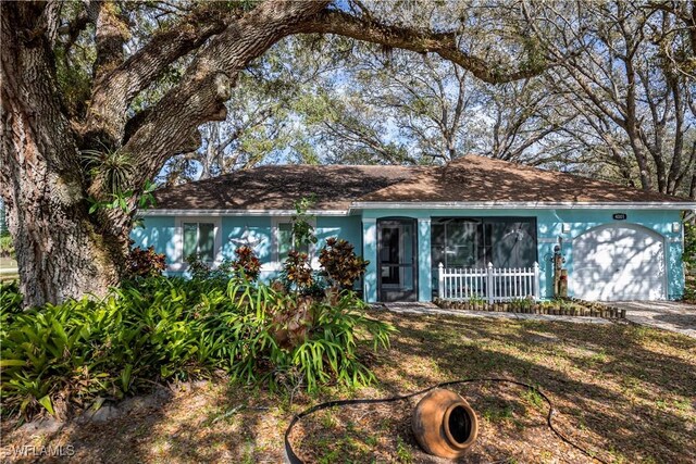 4001 E Sunflower Cir, Labelle, FL 33935 - single story home featuring a garage