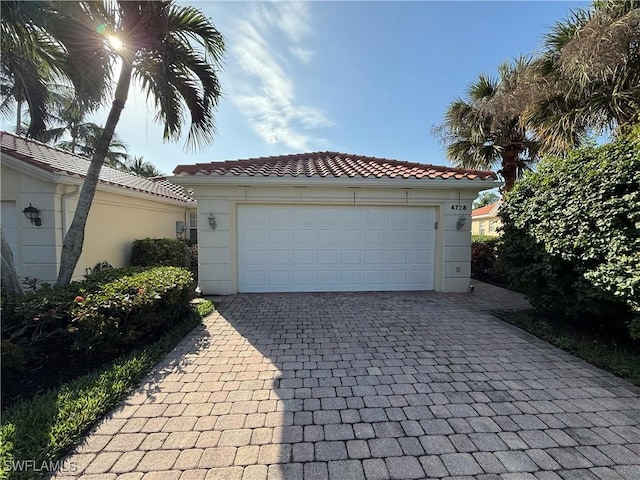 view of detached garage