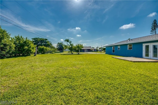 view of yard featuring a patio area