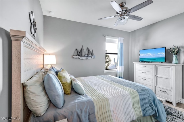 bedroom featuring a ceiling fan