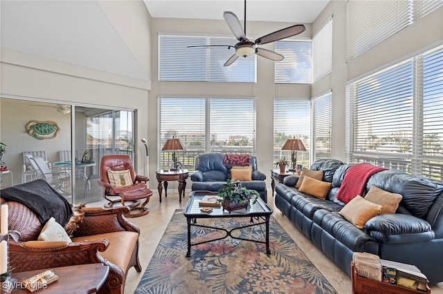 sunroom with ceiling fan