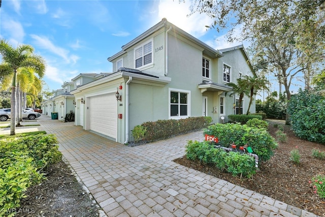 view of front property featuring a garage