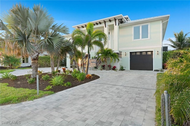 view of front facade featuring a garage