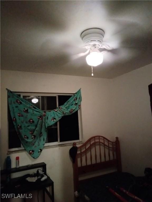 bedroom with a ceiling fan