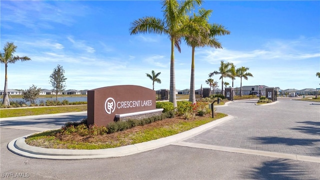 view of community / neighborhood sign