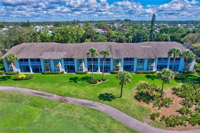 view of front of house with a front lawn