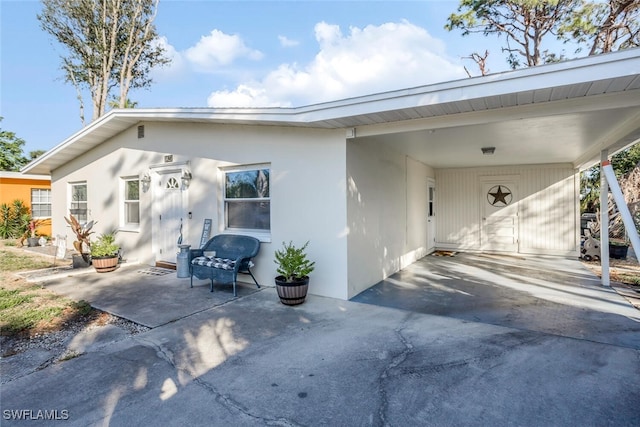 view of front of house featuring a carport