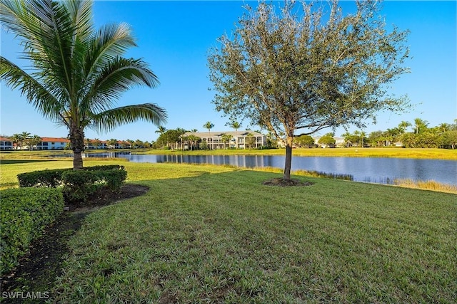 view of yard featuring a water view