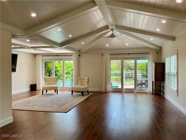 living area with baseboards, a ceiling fan, and recessed lighting