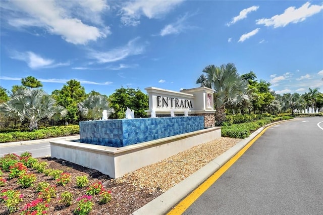 view of community / neighborhood sign