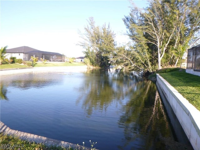 Listing photo 2 for 1521 SW 28th Ter, Cape Coral FL 33914