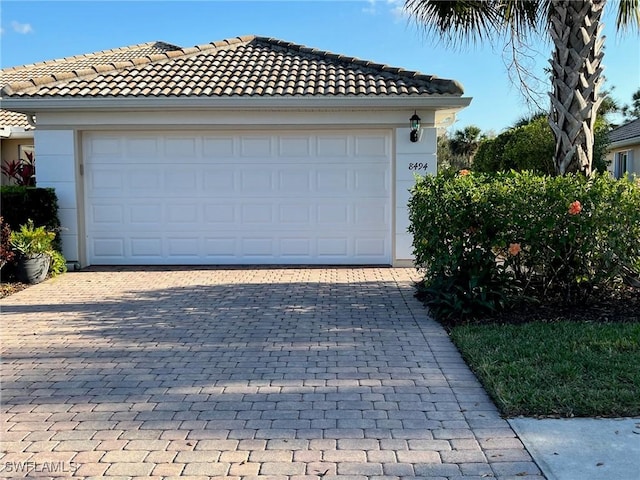 view of detached garage